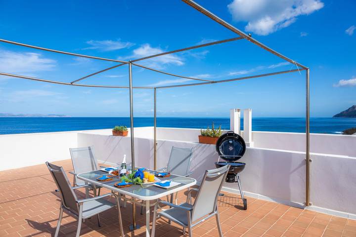 Apartamento entero, Apartamento Brisa Marina con vistas al mar, vistas a la montaña, Wi-Fi, balcón y jardín in Playa de Colonia de Sant Pere (Artà), Artà
