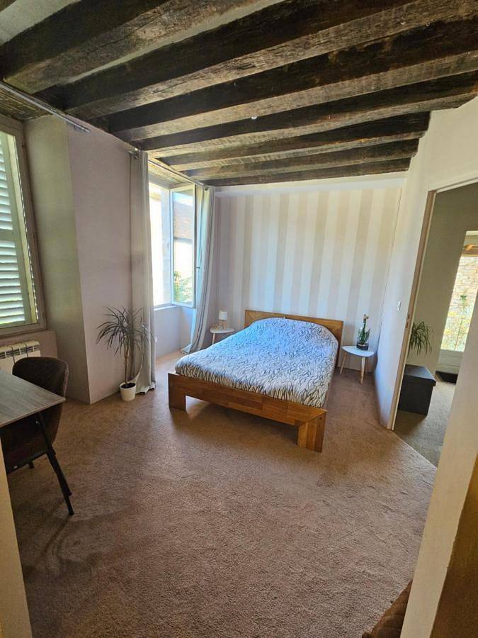 Maison d’hôte pour 2 personnes, avec Balcon et Terrasse ainsi que Jardin et Vue à Donzy