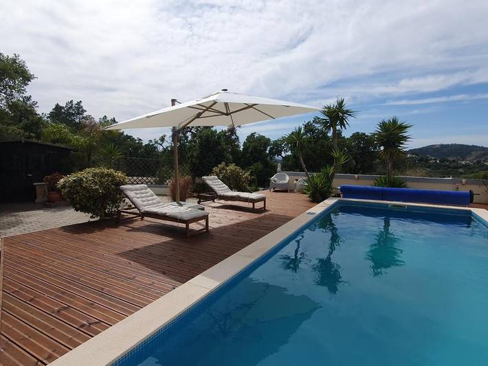 Apartamento de férias para 2 pessoas, com terraço e vista e ainda piscina em São Brás de Alportel