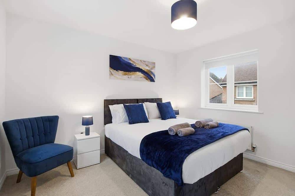 3-Bed House with Parking | Ideal for Contractors in Buckinghamshire