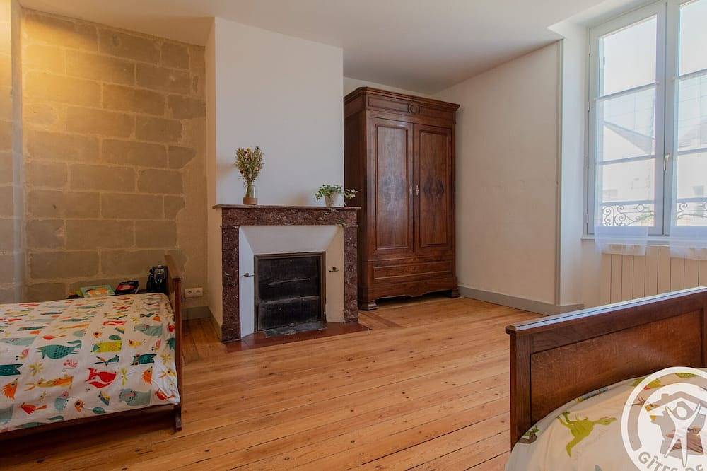 Casa Auténtica de 3 Niveles con Terraza y Vista al Loira in Ingrandes-le-Fresne-sur-Loire, Valle del Loira