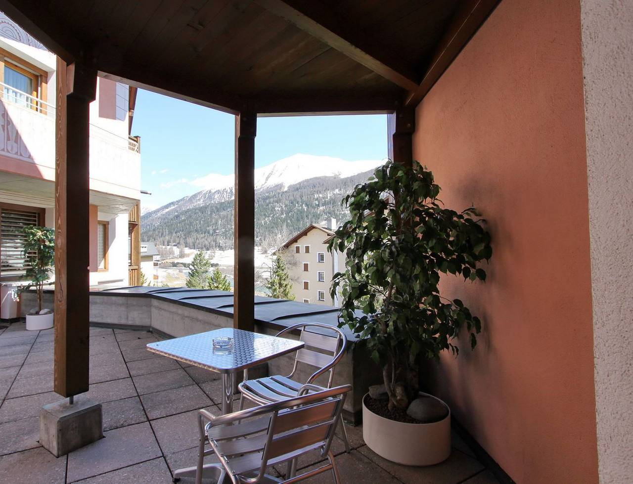 Ganze Ferienwohnung, Apartment Belvair 37 - Studio für 2 Personen in Zuoz in Zuoz, Oberengadin