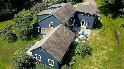 Vacation Home for 10 Guests in Warren, Green Mountain National Forest, Picture 3