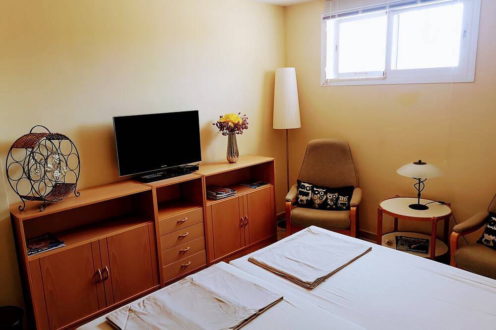 Apartamento entero, Villa Roca.. Lejlighed Til 2,  personer.  5,  min fra Stranden in Estepona, Costa del Sol