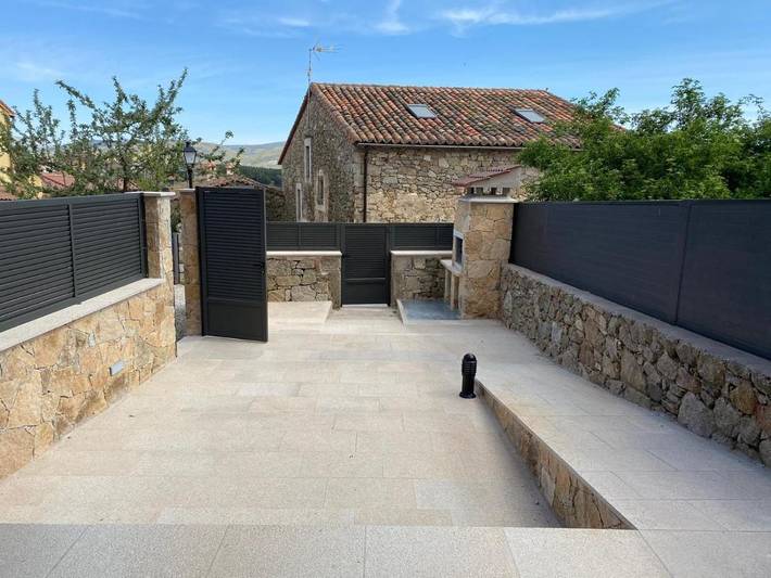 Apartamento para 4 personas, con Balcón y Jacuzzi además de Terraza y Jardín en Navarredonda de Gredos
