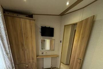 Static Caravan for 8 People in Selsey, West Sussex, Photo 2