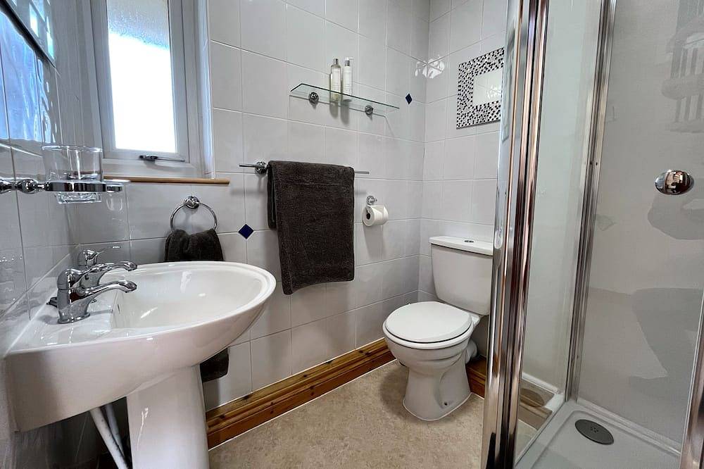Entire apartment, Buzzard’s Rest  -  A comfortable, quiet, welcoming property with ample parking. in Falmouth (Cornwall), Cornwall