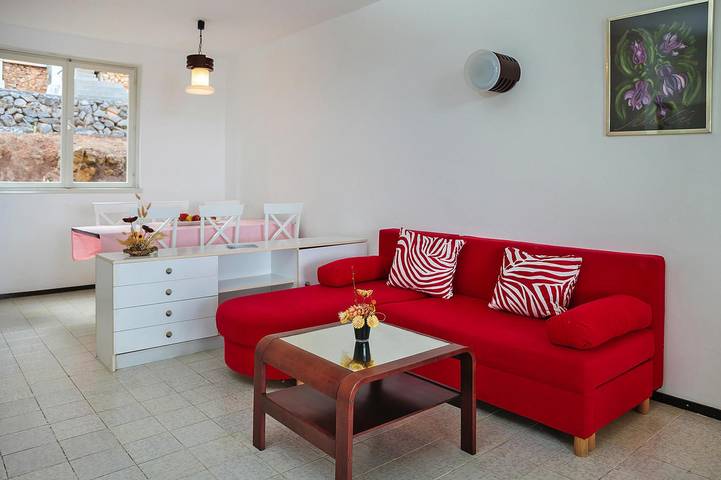 Ferienwohnung für 3 Personen, mit Balkon/Terrasse und Balkon sowie Terrasse und Pool auf Hvar - 3