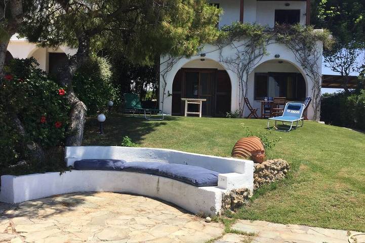 Location de vacances pour 6 personnes, avec balcon et jardin à Porto Heli