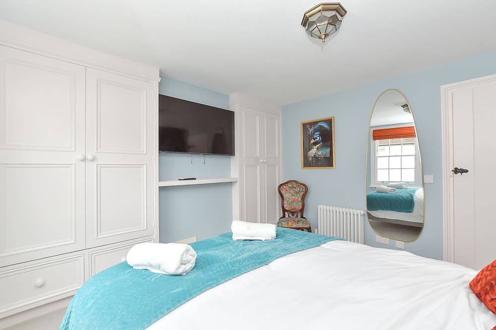Peaceful, Central Luxury Cottage With Parking,Waterside Terrace in Arundel, South Downs