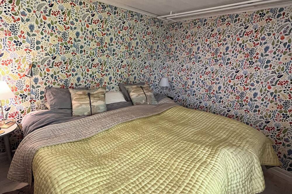 Gränna Grandeur: Stay in Style in Jönköping, Vättern