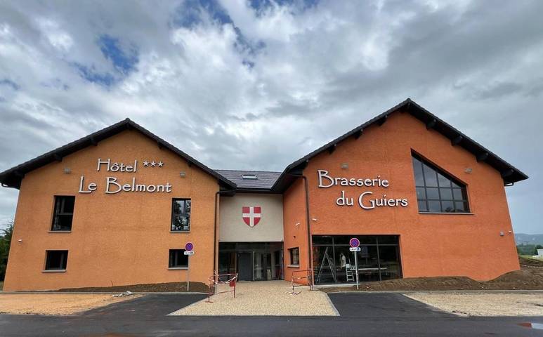 Hôtel pour 2 personnes, avec vue ainsi que terrasse et jardin, animaux acceptés à Belmont-Tramonet - 3