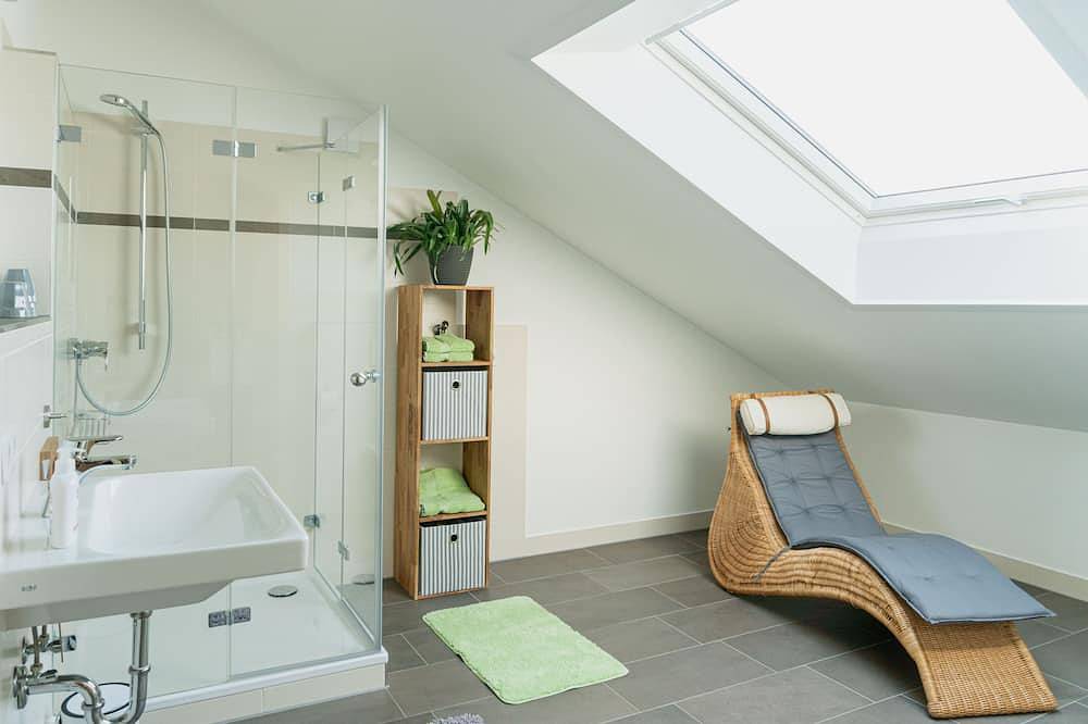 Ganze Wohnung, Gemütliche Ferienwohnung im schönen Mangfalltal unterhalb des Irschenbergs in Bruckmühl, Landkreis Rosenheim