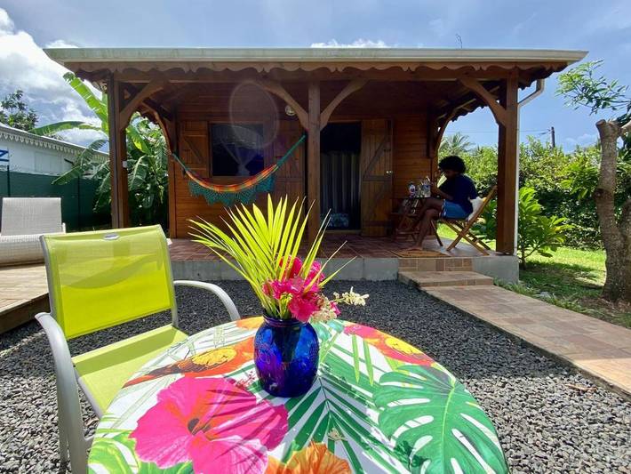 Location de vacances pour 2 personnes, avec vue ainsi que jardin et piscine à Petit-Bourg - 3