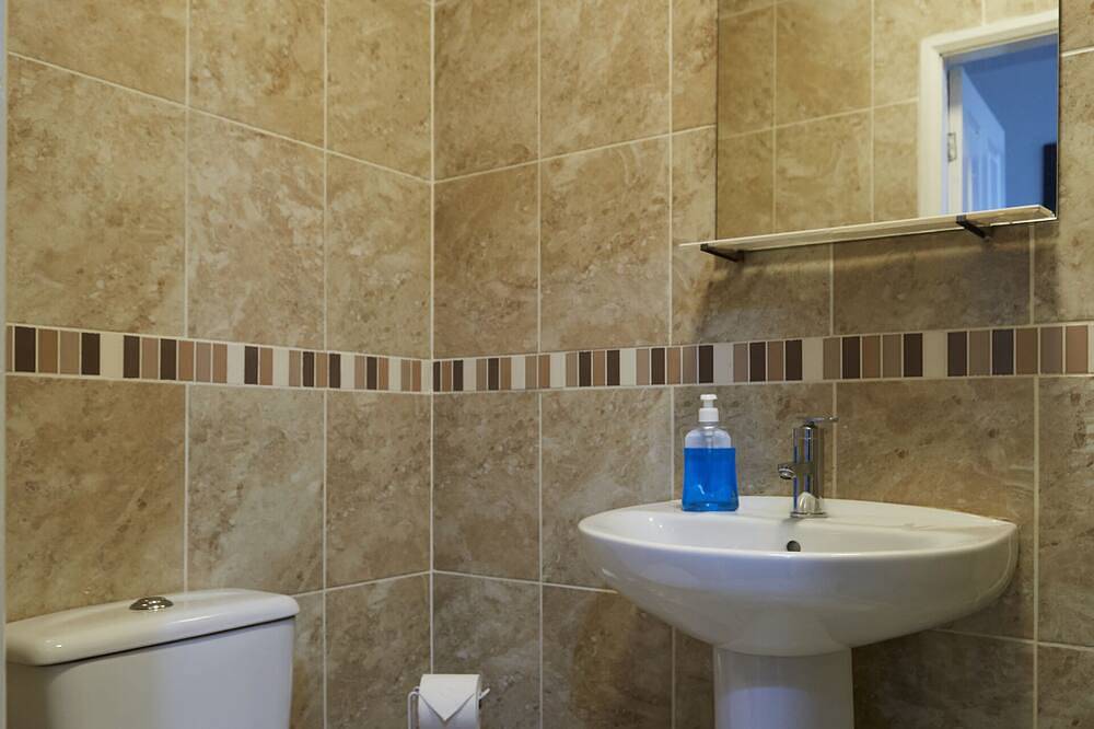 Entire apartment, Hayy Stylish Studio Blackhouse in Huddersfield, West Yorkshire