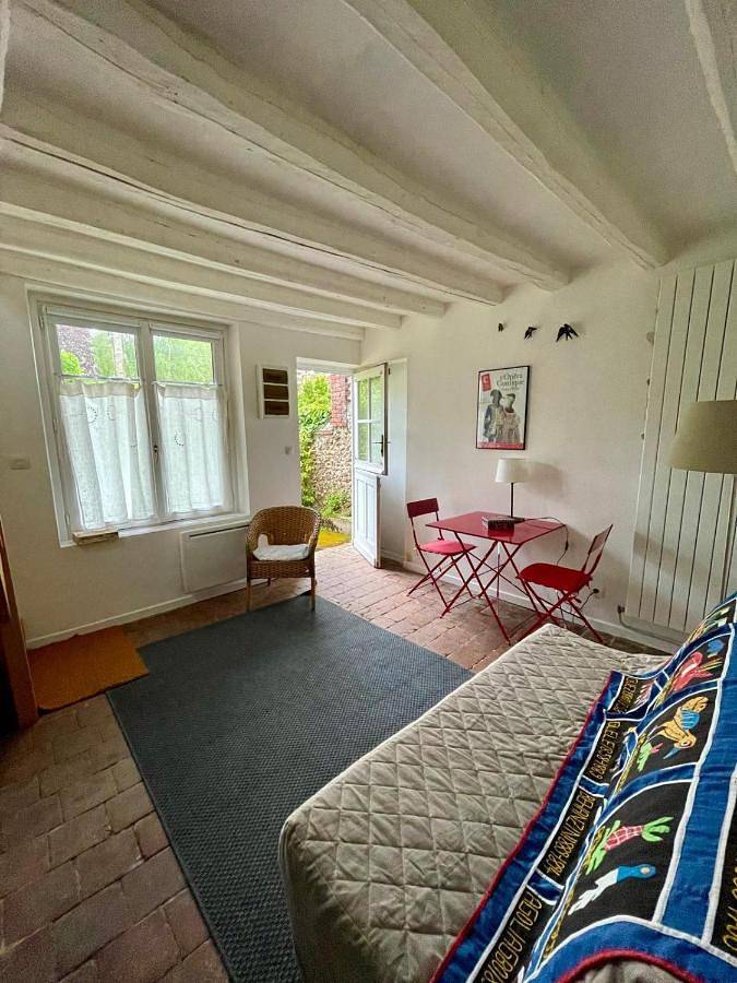 One-Bedroom House in Chaise-Dieu-du-Theil, Région d'Évreux