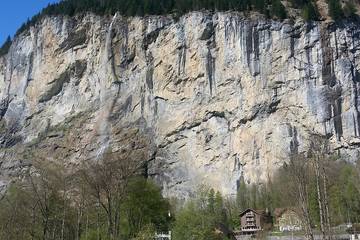Ferienwohnung für 4 Personen, mit Garten und Balkon sowie Sauna in Lauterbrunnen