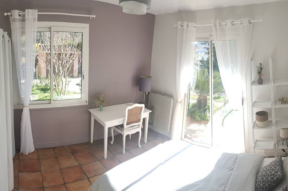 A bit of straw in Cagnes-sur-Mer, Cannes region