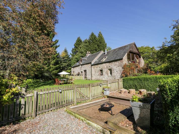 Cottage für 8 Personen mit Garten in Perthshire