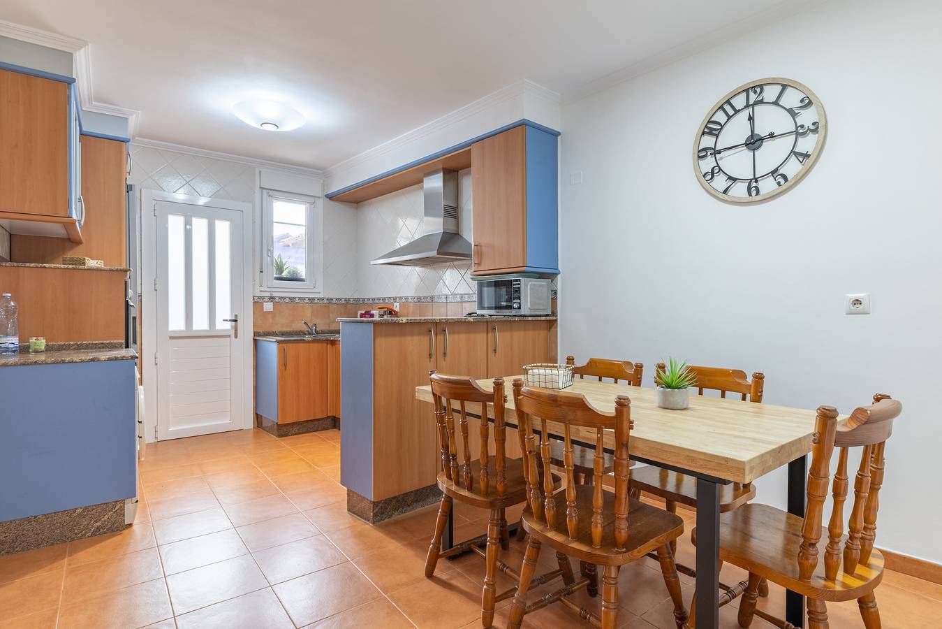 Casa Pepita : Situation paisible, jardin et Wifi in Vigo, Costa de Galicia