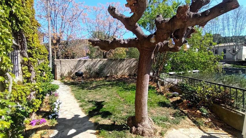 Location de vacances pour 8 personnes, avec jardin à Bize-Minervois - 2
