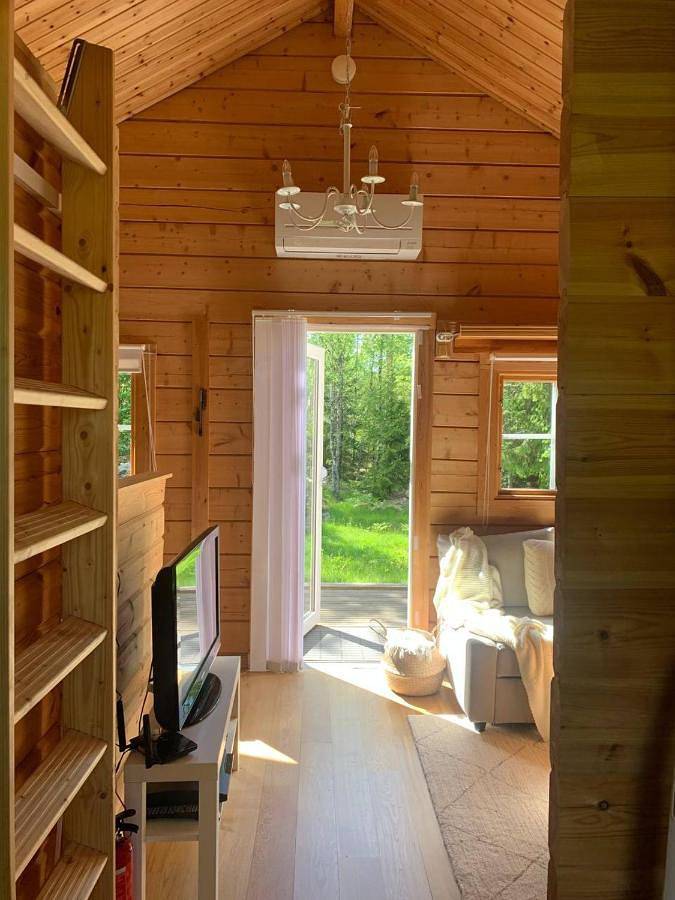 Ferienhaus für 4 Personen, mit Balkon und Whirlpool sowie Terrasse und Garten