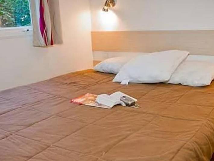 Flower Camping de la Corniche - Mobilheim 5 personen - Mobilheim Confort 32m² - 2 Zimmer + Tv + überdachte Terrasse in Urrugne, Bayonne und Umgebung