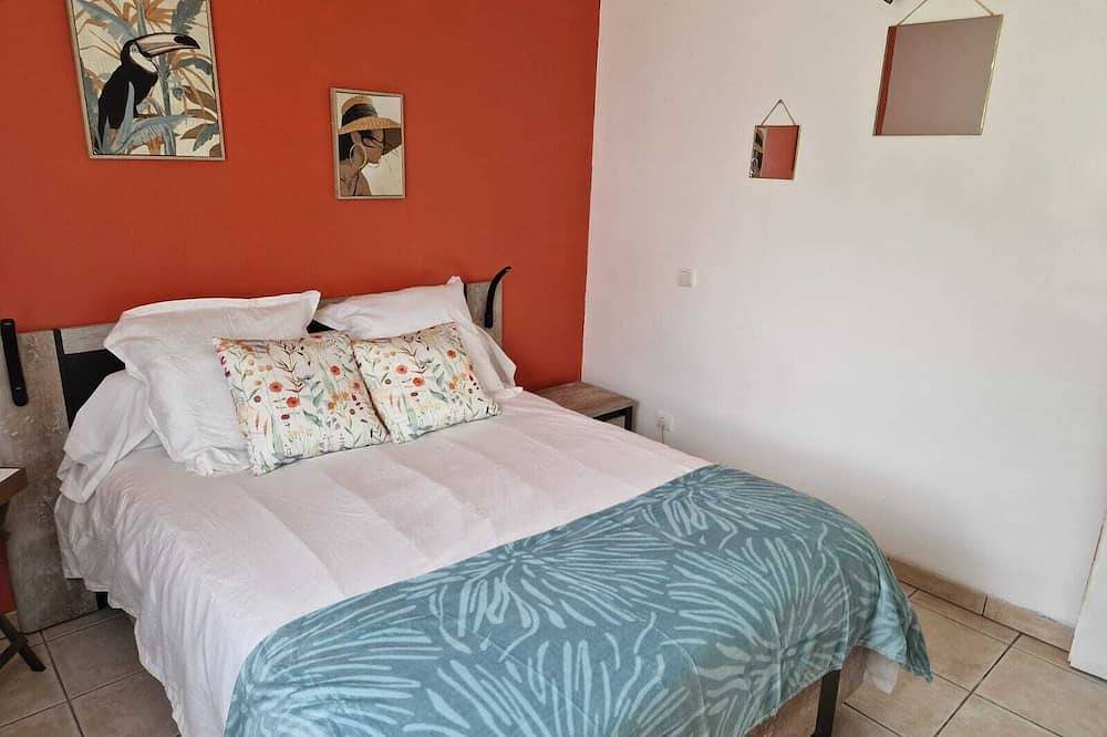 Le Gîte M, jolie petite maison en pierre de 75 m2. (4/6 p) in Paulhiac, Région de Villeneuve-sur-Lot