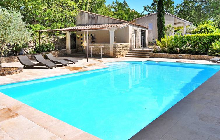 Location de vacances pour 9 personnes, avec piscine et terrasse à Lacoste - 3