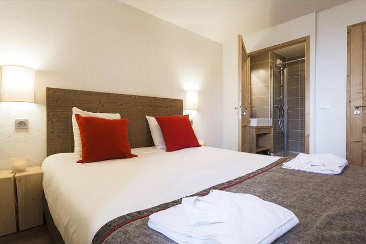 Apartamento entero, Apartamento en Francia con piscina y spa in Les Menuires, Saint-Martin-de-Belleville