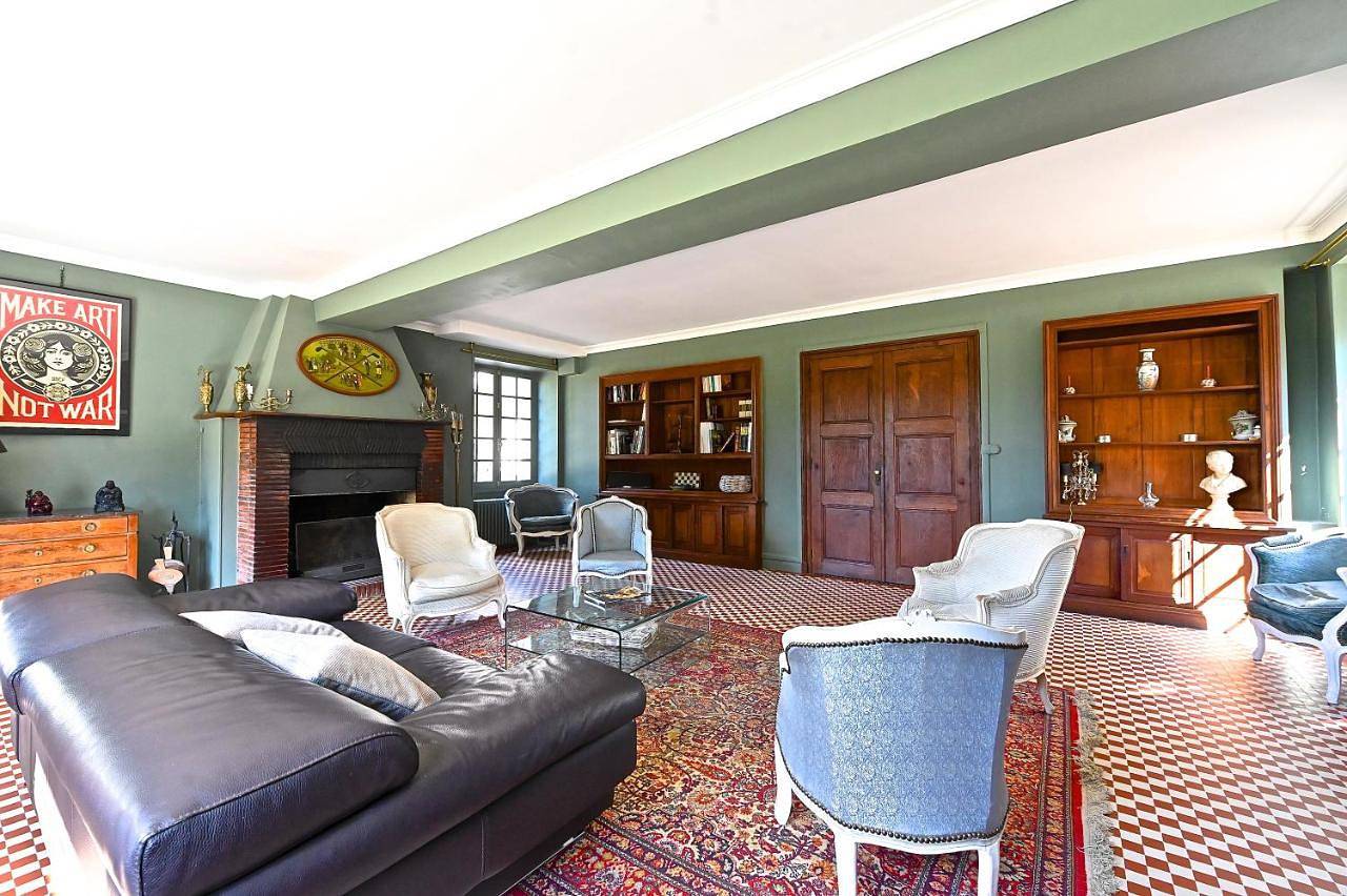 Les chambres du Chateau de Farge-Allichamps in Farges-Allichamps, Saint-Amand-Montrond