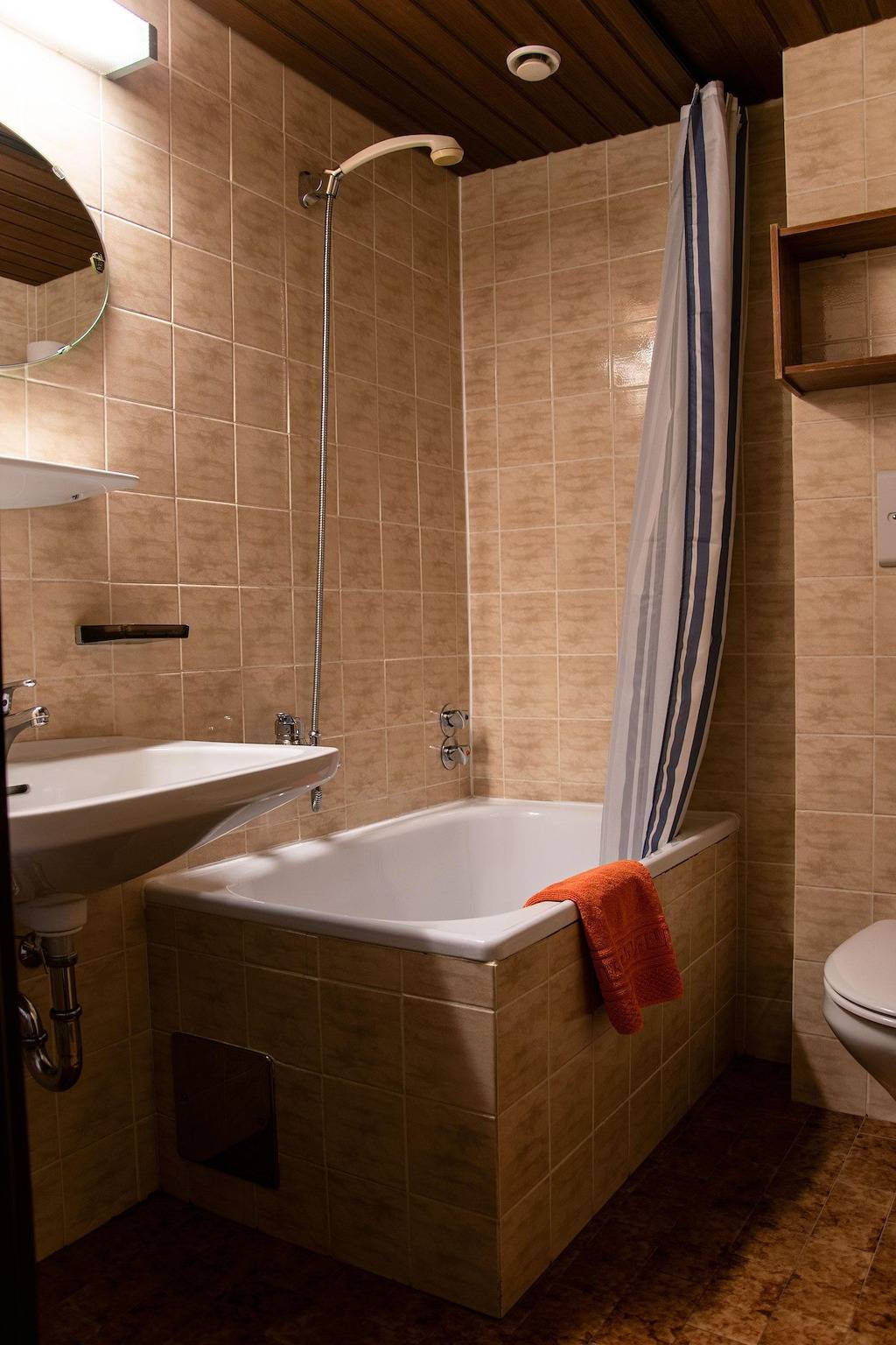 Ganze Ferienwohnung, Vierbettzimmer in Oetz, Ötztal