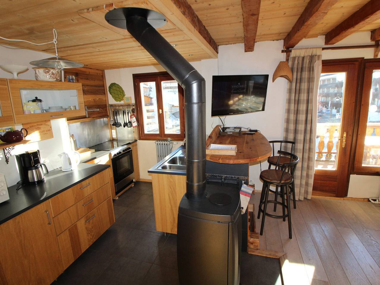 Traditional chalet for 8, cozy with Wifi, near slopes in Tignes in Tignes, Vanoise Nationaal Park