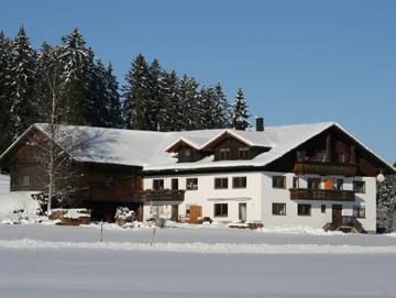 Bauernhof für 4 Personen, mit Balkon und Garten sowie Ausblick im Ostallgäu