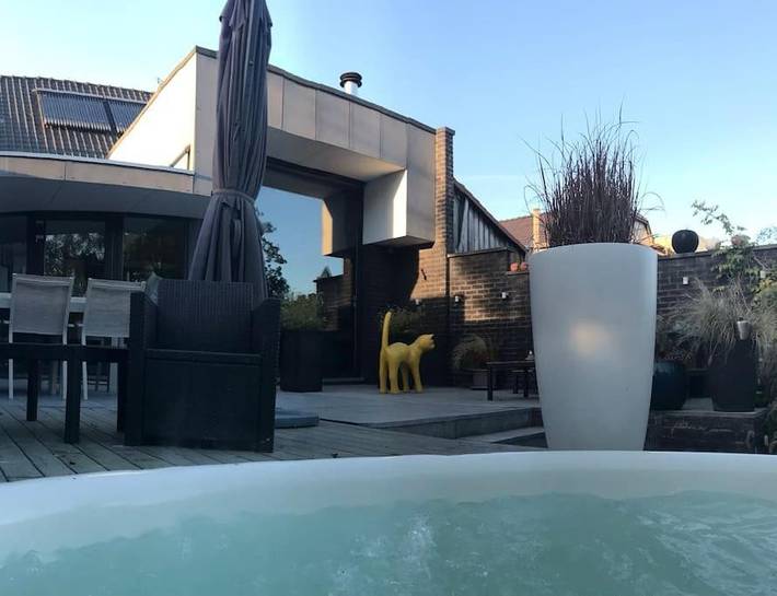 Villa pour 6 personnes, avec Jacuzzi et Terrasse ainsi que Jardin et Sauna dans Hainaut