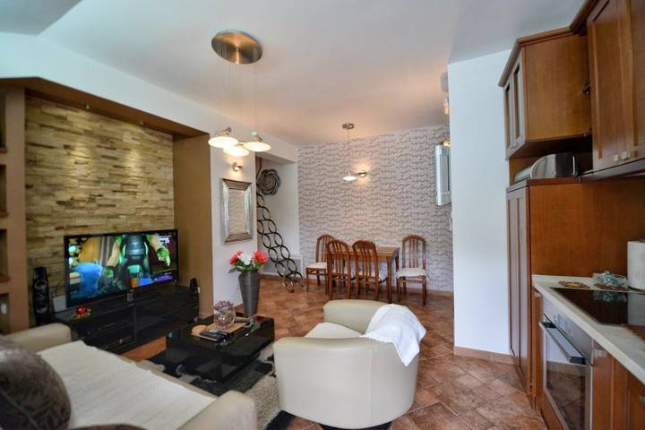 Ferienwohnung für 6 Personen, mit Balkon und Terrasse sowie Ausblick in Kotor