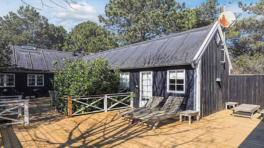 Ferieudlejning for 11 personer, med terrasse i Liseleje