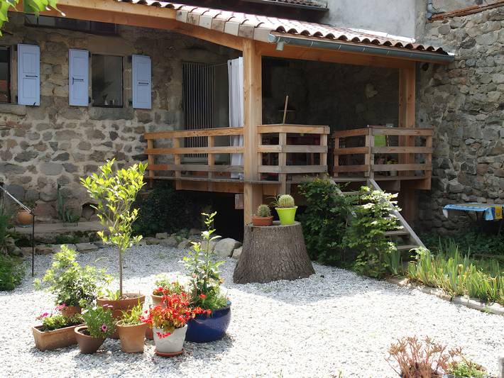 Casa vacacional 'Gîte La Cerisaie' con vistas a montañas, piscina compartida y Wi-Fi in Saint-Prix, Parc naturel régional des Monts d'Ardèche