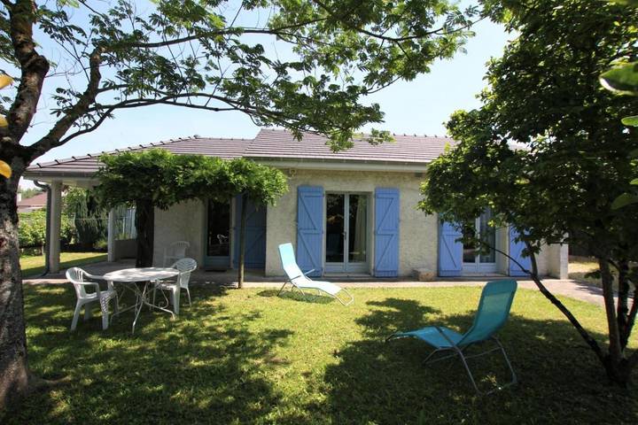Location de vacances pour 2 personnes, avec Terrasse à Laroin