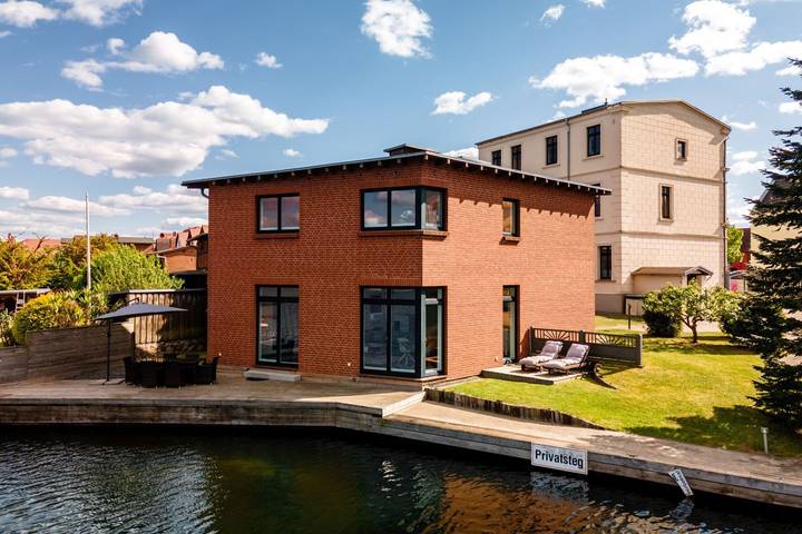 Ferienhaus für 4 Personen, mit Terrasse und Seeblick in Malchow