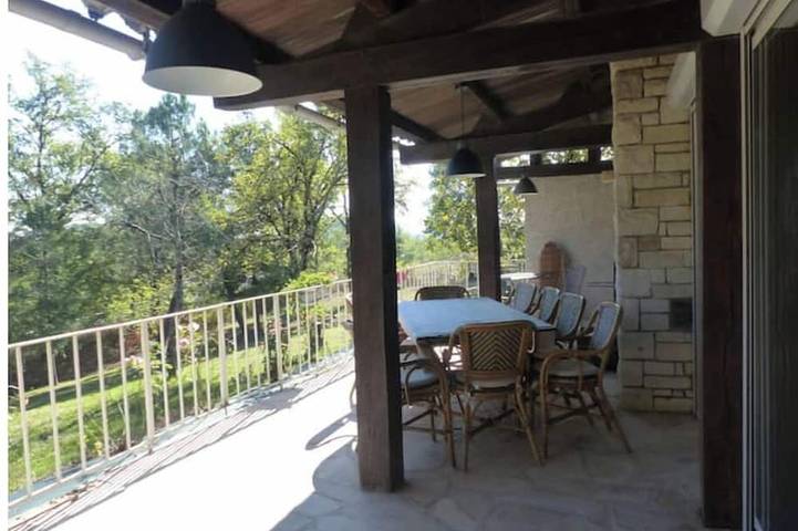 Location de vacances pour 9 personnes, animaux acceptés à Brignac-la-Plaine