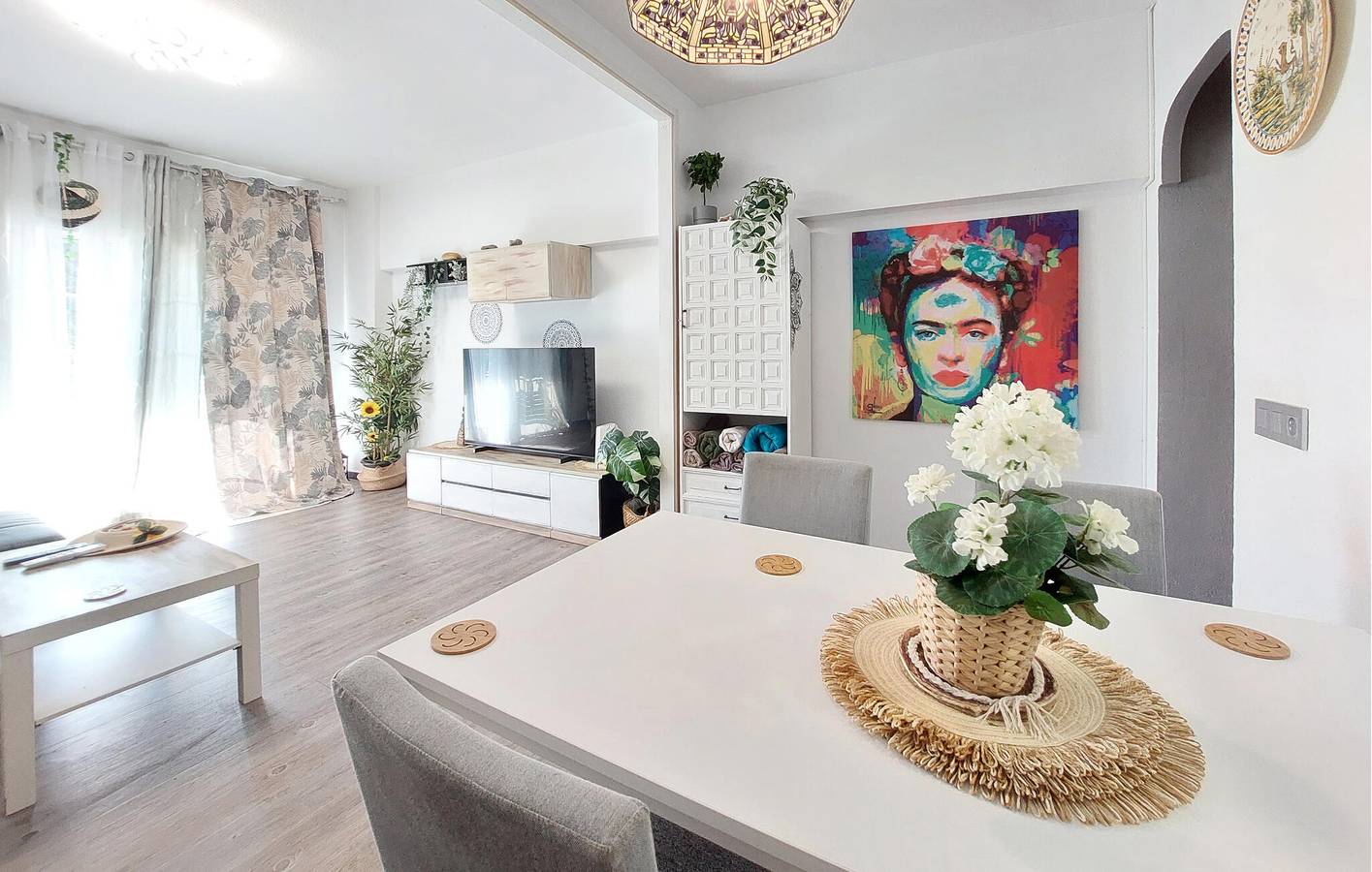 Apartamento vacacional entero, Retiro junto a la playa con piscina y terraza in Playa Puebla de Farnals, Puebla de Farnals