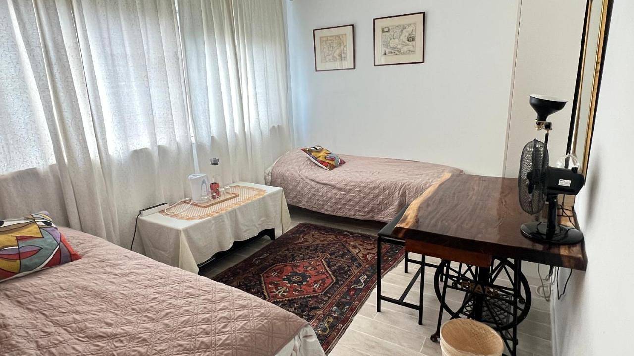 Appartement de vacances entier, Two nice rooms in residential area with private bathroom in Côte hollandaise