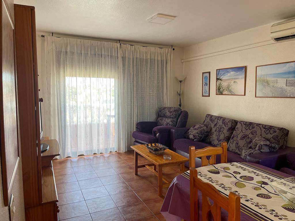 Apartamento entero, Apartamento vacacional "Roquemar Dreams 435" cerca de la playa con piscina compartida y Wi-Fi in Playa La Bajadilla, Roquetas de Mar