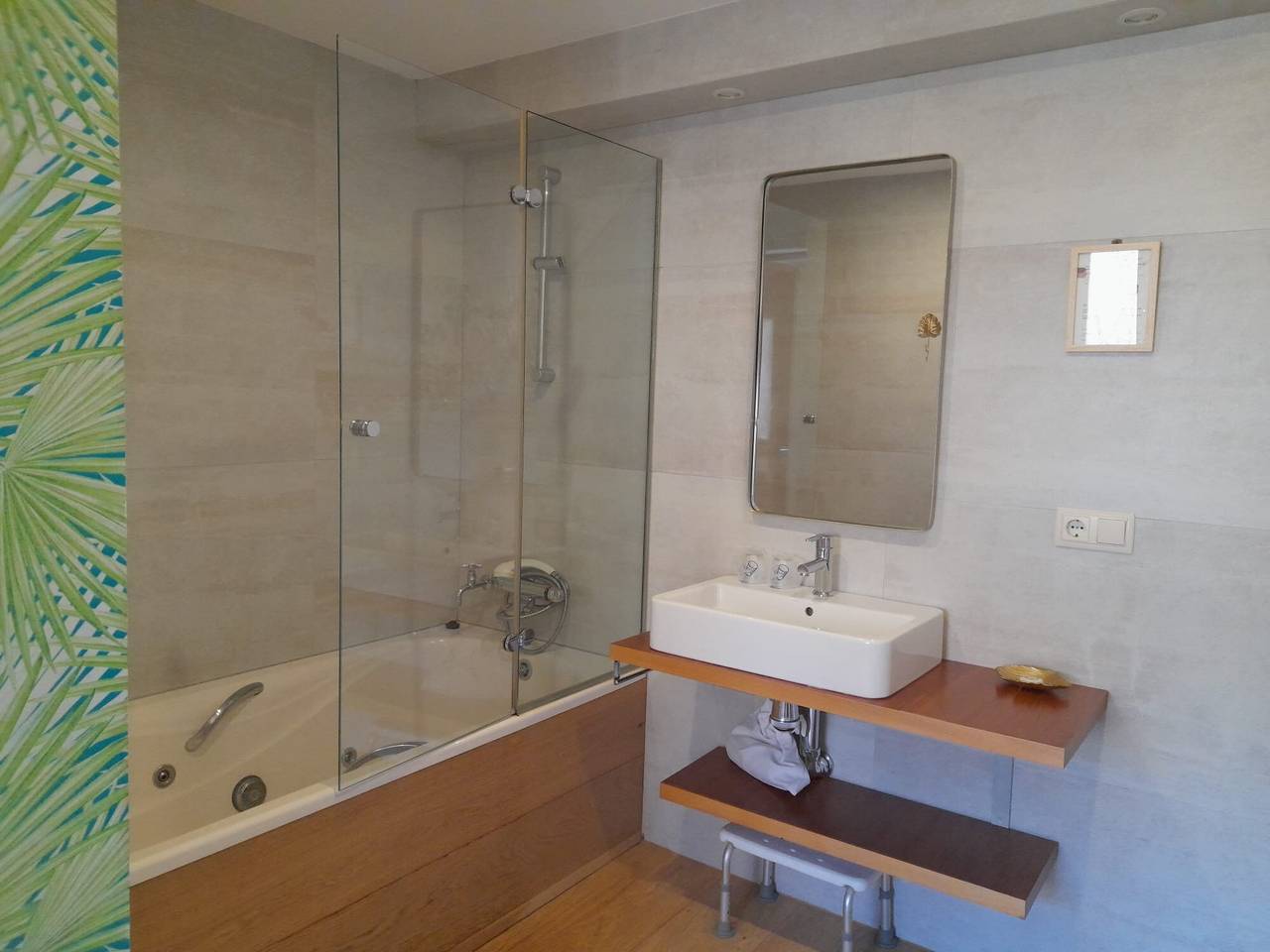 Estudio entero, Habitación 'Doble Superior - Los Gigantes' con piscina compartida, Wi-Fi y aire acondicionado. in Consuegra, Provincia de Toledo