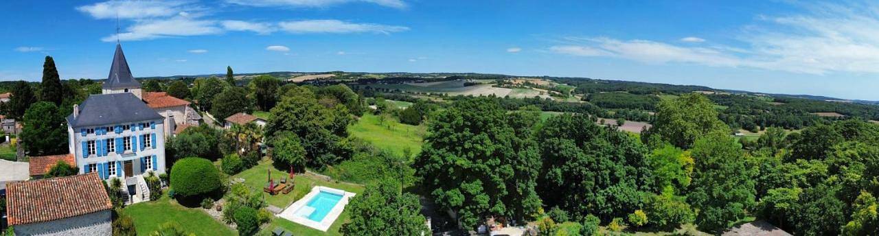 Location de vacances pour 13 personnes, avec jardin et vue ainsi que piscine et bassin pour enfant, animaux acceptés à Saint-Laurent-de-Belzagot - 3