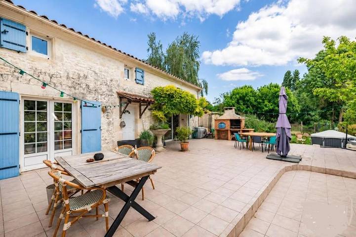 Maison de vacances pour 4 personnes, avec Terrasse et Jardin ainsi que Piscine et Vue