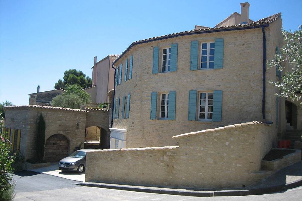 Entire apartment, Gîte \"Le Barroux\" (View of Mont Ventoux) - Ventoux Gîtes in Caromb, Parc naturel régional du Mont-Ventoux
