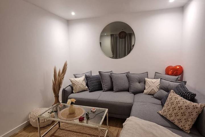 Gîte pour 3 personnes, avec jacuzzi dans Les Baux-Sainte-Croix