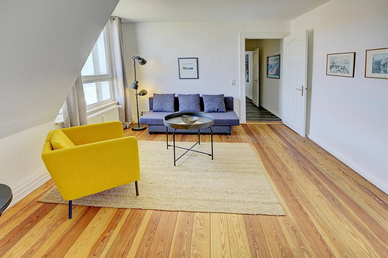 Ganze Wohnung, - An der Galerie / helle zentral gelegene 2-Zimmer-Wohnung im 2. Og in Flensburg, Flensburger Förde